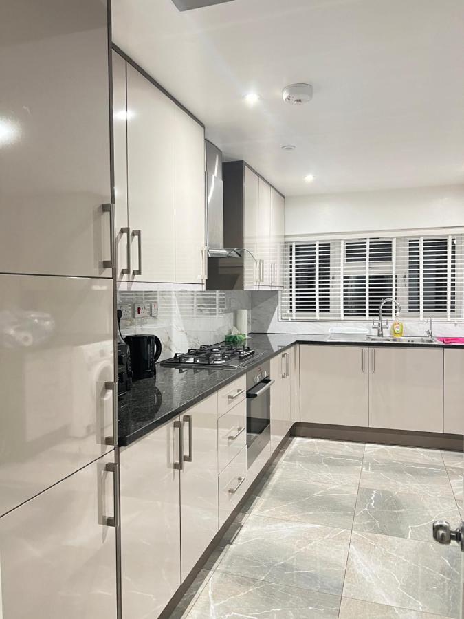 Stayeasy En-Suite ลอนดอน ภายนอก รูปภาพ